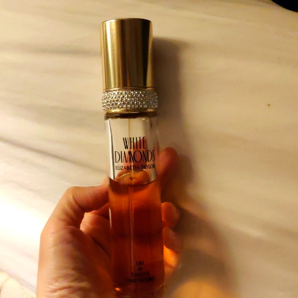 Elizabeth Taylor "white diamond" perfume